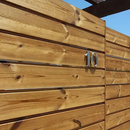 Number 10 House Casa vacanze *