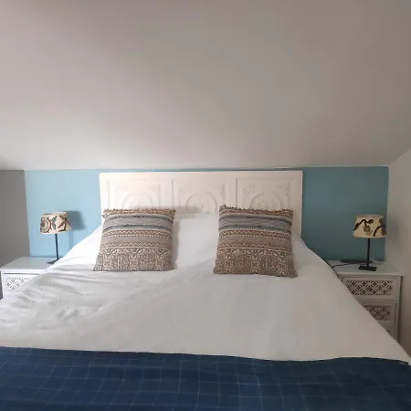 Number 10 House A dos Cunhados