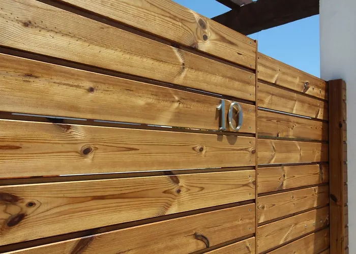 Number 10 House Ferienhaus *